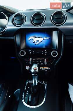 Купе Ford Mustang 2015 в 