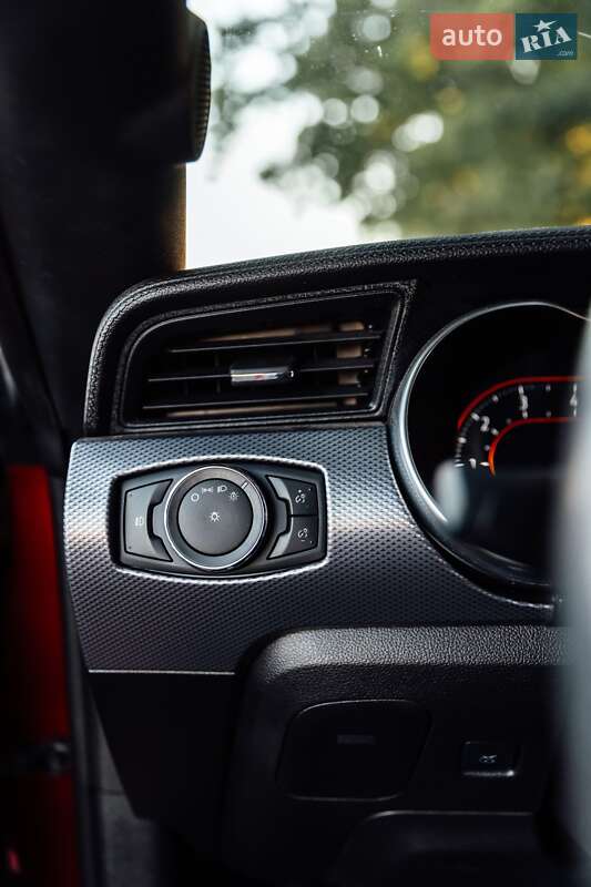 Купе Ford Mustang 2015 в Киеве