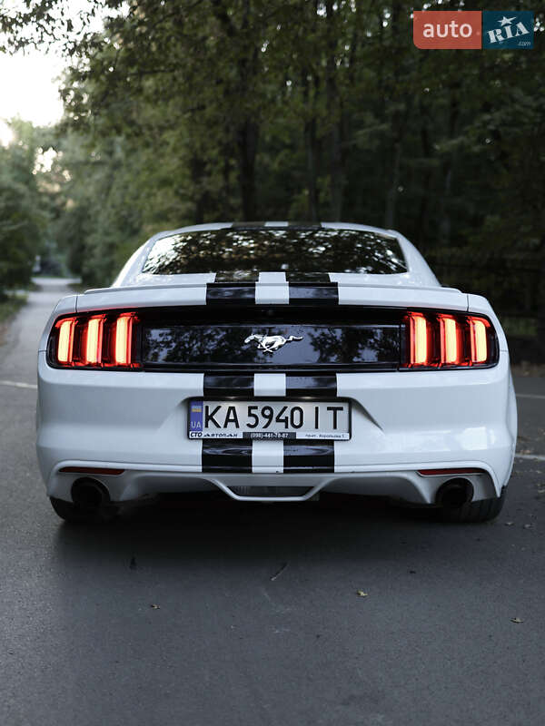 Купе Ford Mustang 2015 в Ужгороде