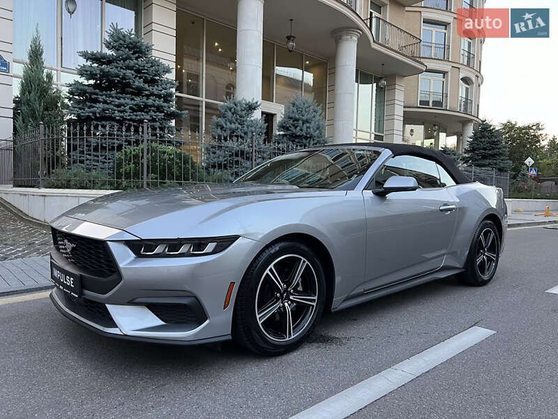 Кабриолет Ford Mustang 2024 в Киеве