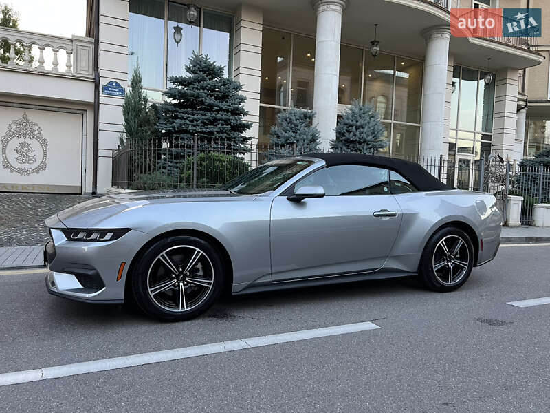 Кабриолет Ford Mustang 2024 в Киеве