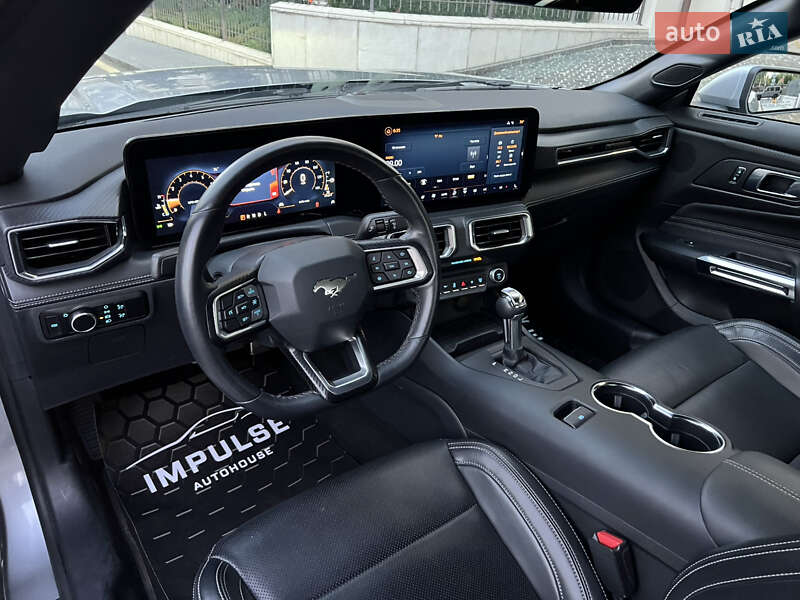Кабриолет Ford Mustang 2024 в Киеве