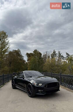 Купе Ford Mustang 2015 в 