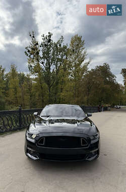 Купе Ford Mustang 2015 в 