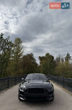 Купе Ford Mustang 2015 в 