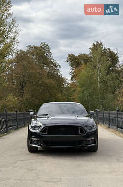 Купе Ford Mustang 2015 в 