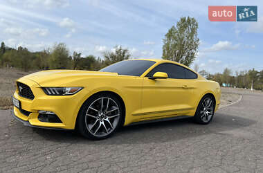 Купе Ford Mustang 2017 в 