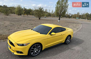 Купе Ford Mustang 2017 в 