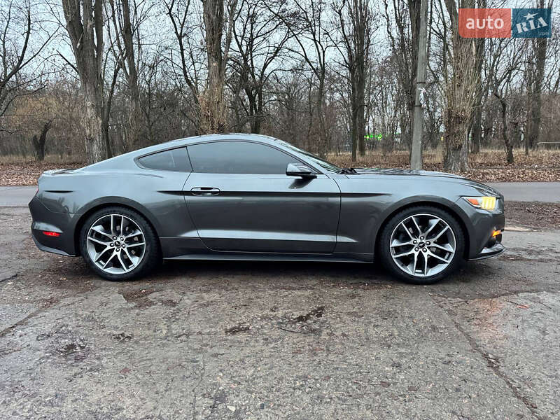 Купе Ford Mustang 2015 в Киеве фото 7 Купе Ford Mustang 2015 в Киеве