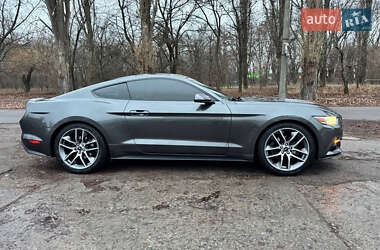 Купе Ford Mustang 2015 в 