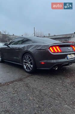 Купе Ford Mustang 2015 в 