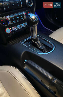 Купе Ford Mustang 2015 в 