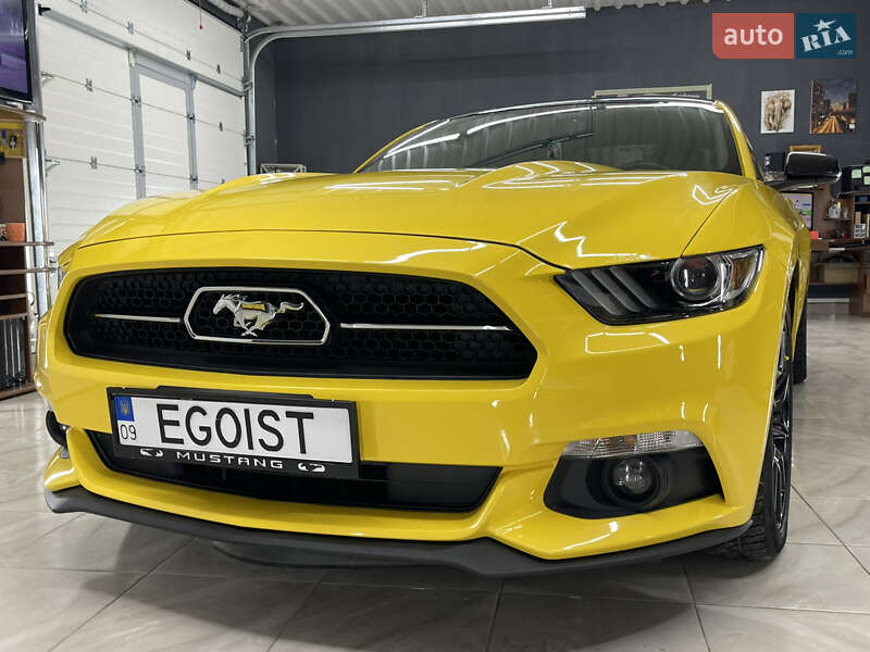 Купе Ford Mustang 2015 в Снятине