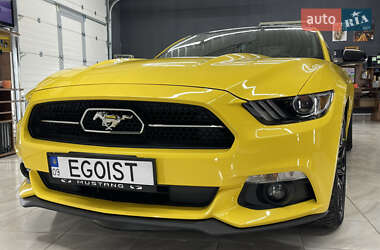 Купе Ford Mustang 2015 в 