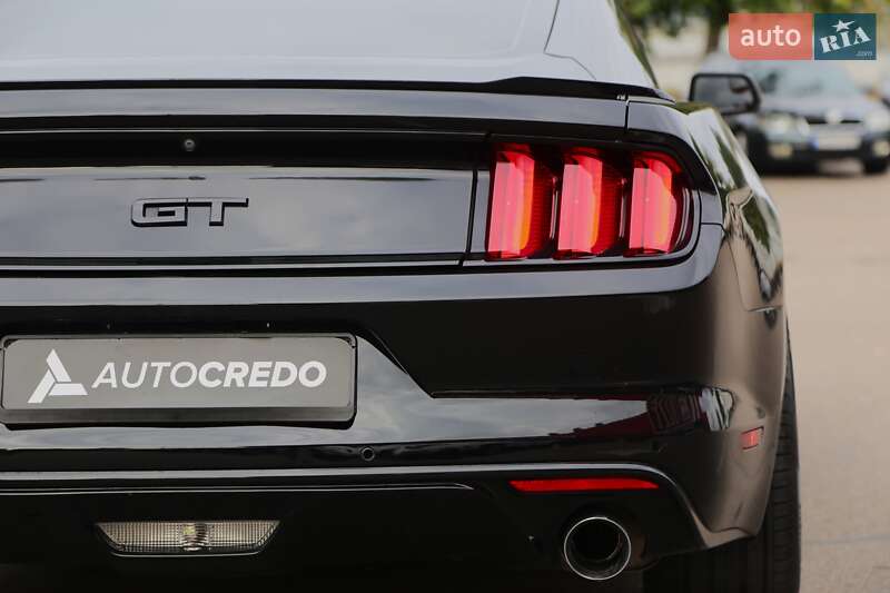 Купе Ford Mustang 2016 в Киеве