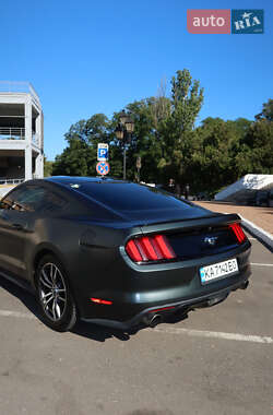 Купе Ford Mustang 2015 в 