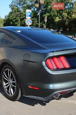 Купе Ford Mustang 2015 в 