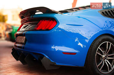 Купе Ford Mustang 2017 в 
