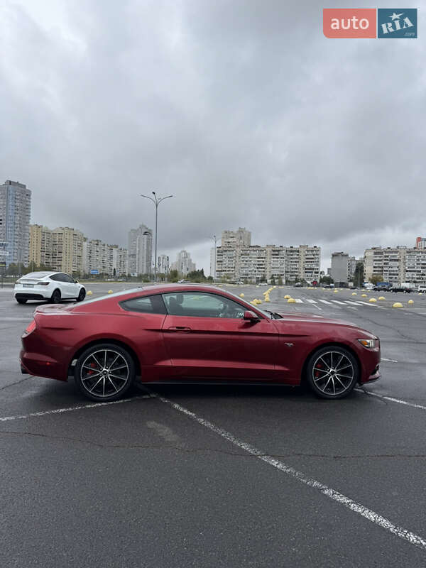 Купе Ford Mustang 2015 в Киеве