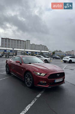 Купе Ford Mustang 2015 в 