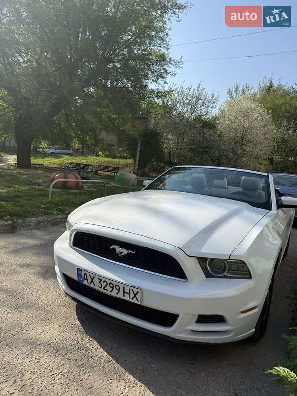 Кабріолет Ford Mustang 2014 в Харкові фото 5 Кабріолет Ford Mustang 2014 в Харкові