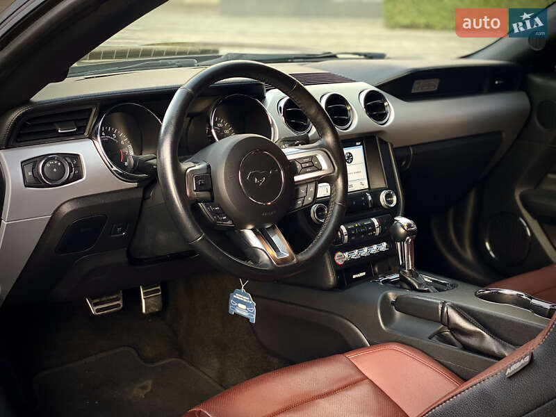 Купе Ford Mustang 2016 в Києві