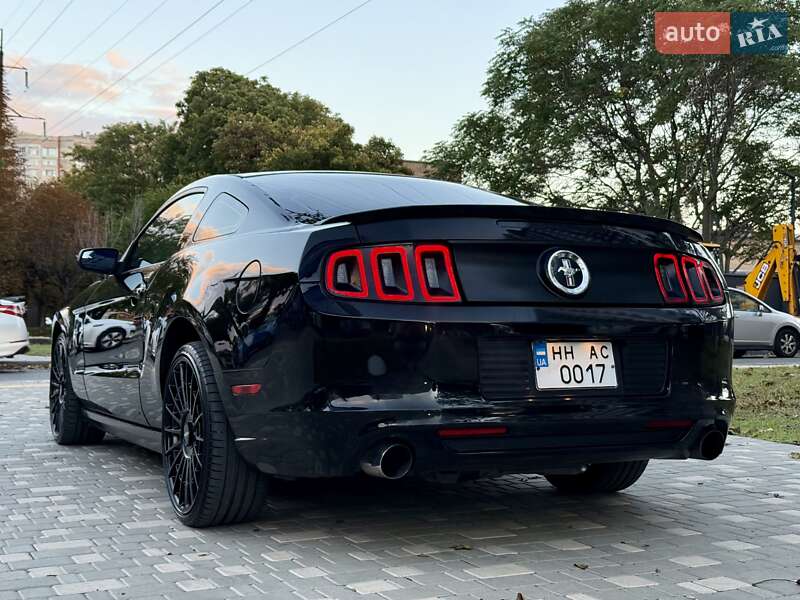 Купе Ford Mustang 2013 в Одесі