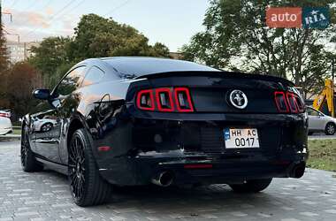 Купе Ford Mustang 2013 в 