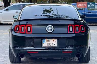 Купе Ford Mustang 2013 в 