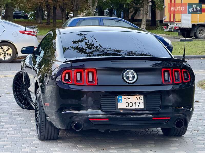 Купе Ford Mustang 2013 в Одесі