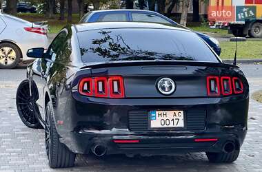 Купе Ford Mustang 2013 в 