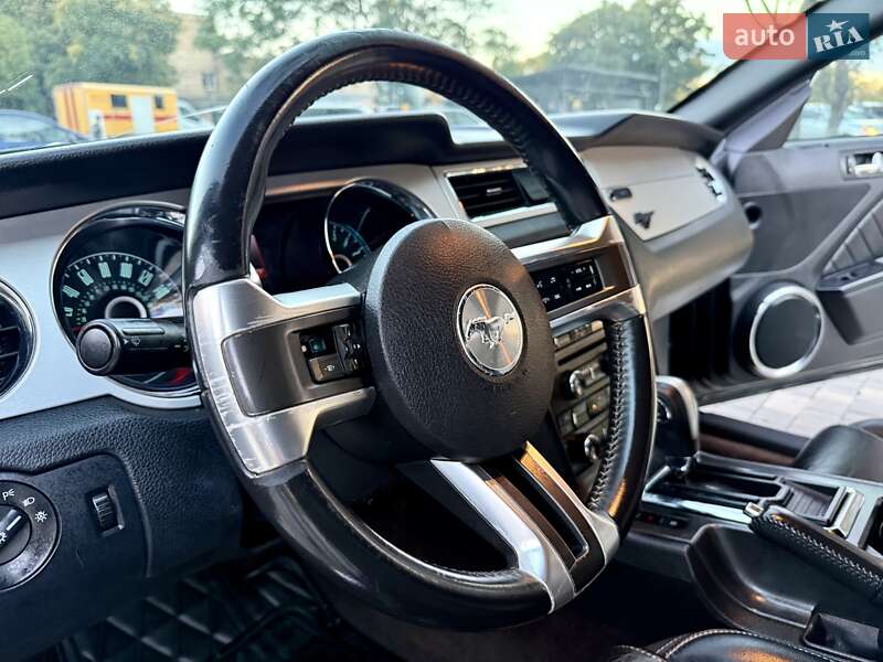 Купе Ford Mustang 2013 в Одесі
