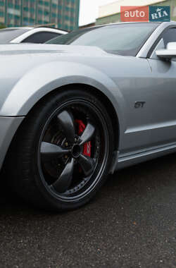 Купе Ford Mustang 2005 в 
