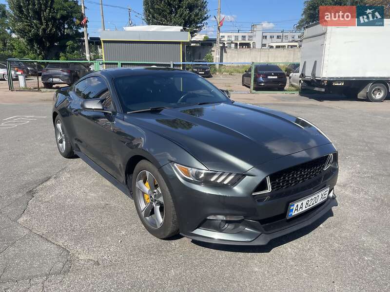 Купе Ford Mustang 2015 в Киеве