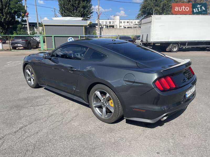 Купе Ford Mustang 2015 в Киеве