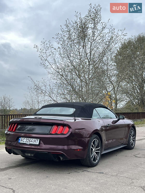 Кабріолет Ford Mustang 2016 в Рівному