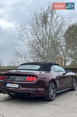Кабриолет Ford Mustang 2016 в 