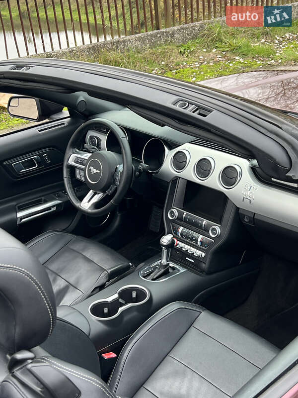 Кабріолет Ford Mustang 2016 в Рівному