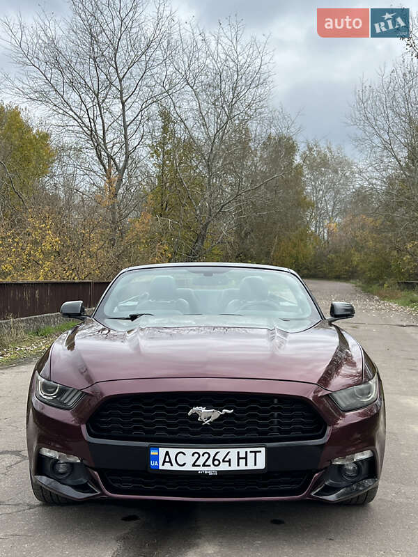 Кабріолет Ford Mustang 2016 в Рівному