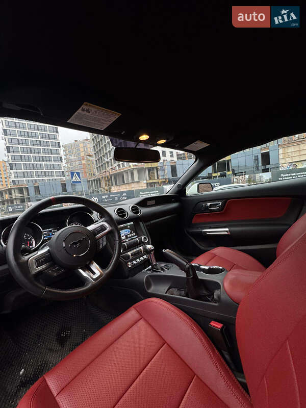 Купе Ford Mustang 2016 в Києві