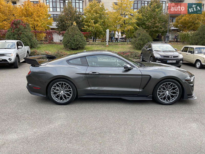 Купе Ford Mustang 2019 в Києві