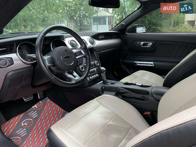 Кабріолет Ford Mustang 2019 в Києві фото 31 Кабріолет Ford Mustang 2019 в Києві