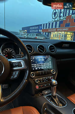 Купе Ford Mustang 2017 в  фото 13 Купе Ford Mustang 2017 в