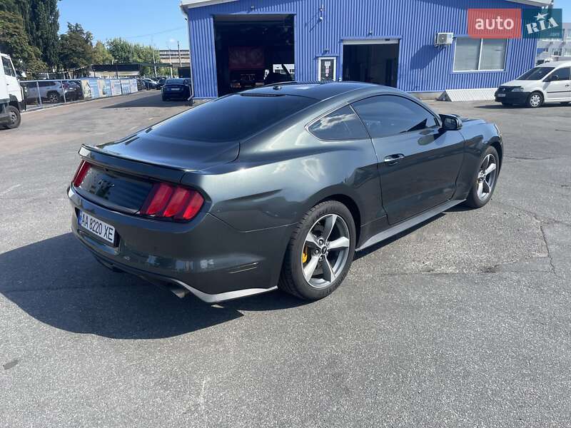 Купе Ford Mustang 2015 в Києві фото 9 Купе Ford Mustang 2015 в Києві