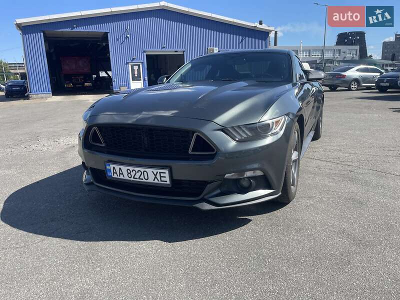 Купе Ford Mustang 2015 в Києві фото 33 Купе Ford Mustang 2015 в Києві