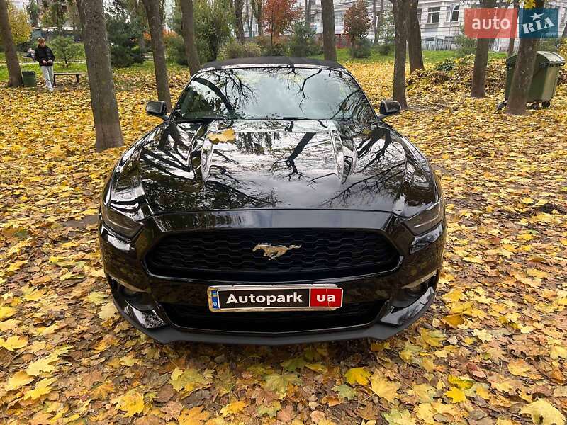 Кабриолет Ford Mustang 2016 в Киеве фото 2 Кабриолет Ford Mustang 2016 в Киеве