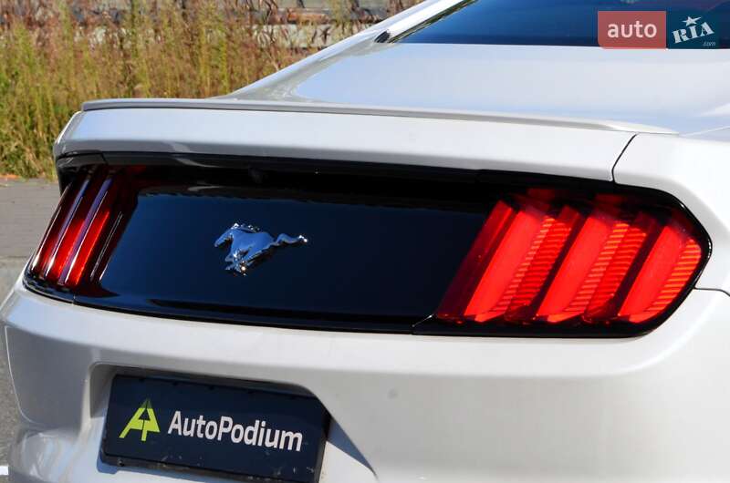 Купе Ford Mustang 2017 в Киеве фото 14 Купе Ford Mustang 2017 в Киеве