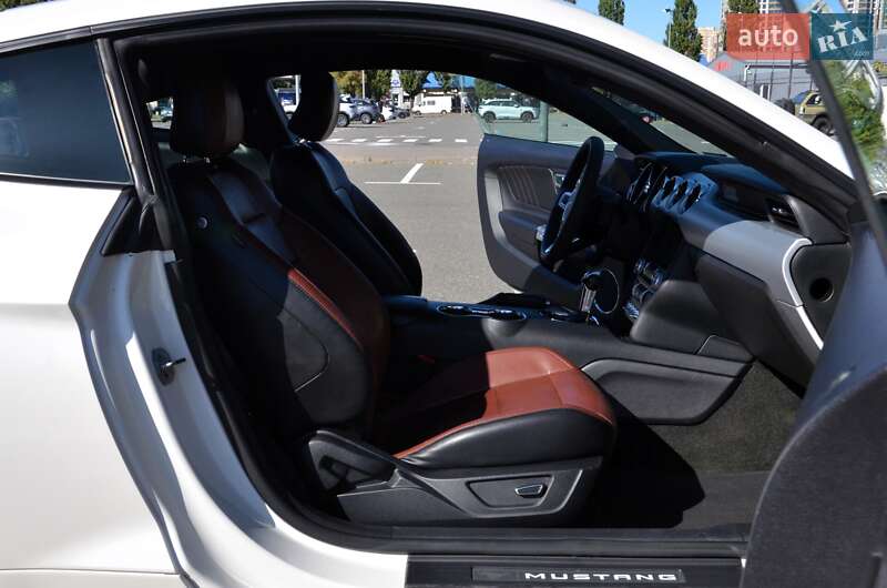 Купе Ford Mustang 2017 в Киеве фото 29 Купе Ford Mustang 2017 в Киеве
