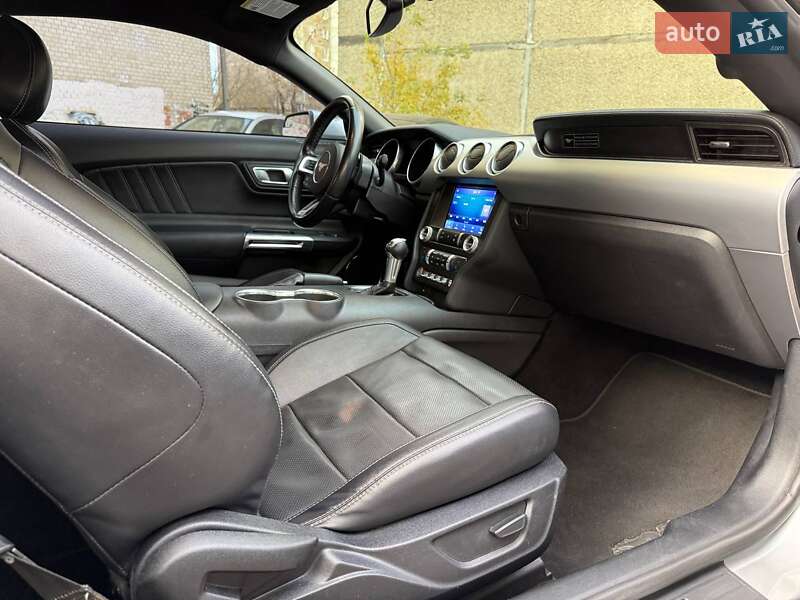 Купе Ford Mustang 2019 в Киеве фото 28 Купе Ford Mustang 2019 в Киеве