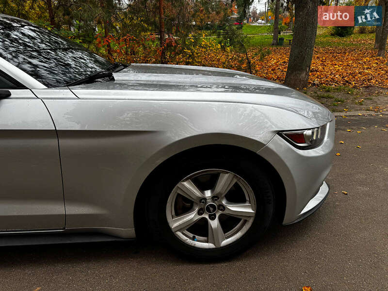 Купе Ford Mustang 2017 в Киеве фото 5 Купе Ford Mustang 2017 в Киеве